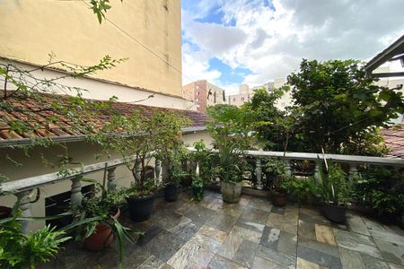 Casa à venda com 239m², 3 quartos e 2 vagas Casa à venda com 239m², 3 quartos e 2 vagasVaranda