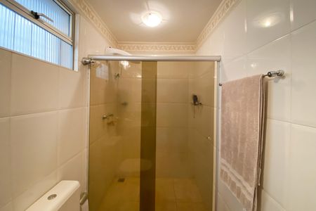 Casa à venda com 239m², 3 quartos e 2 vagas Casa à venda com 239m², 3 quartos e 2 vagasBanheiro