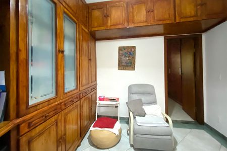 Casa à venda com 239m², 3 quartos e 2 vagas Casa à venda com 239m², 3 quartos e 2 vagasSala de Estar