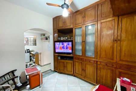 Casa à venda com 239m², 3 quartos e 2 vagas Casa à venda com 239m², 3 quartos e 2 vagasSala de Estar