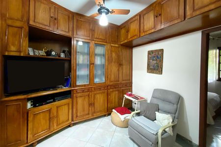 Casa à venda com 239m², 3 quartos e 2 vagas Casa à venda com 239m², 3 quartos e 2 vagasSala de Estar