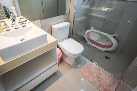 Apartamento à venda com 104m², 2 quartos e 2 vagasBanheiro da Suíte 2