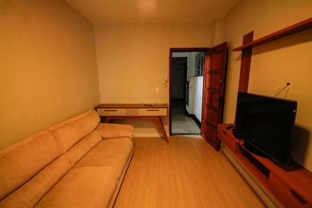 Apartamento para alugar com 70m², 2 quartos e 1 vagaSala