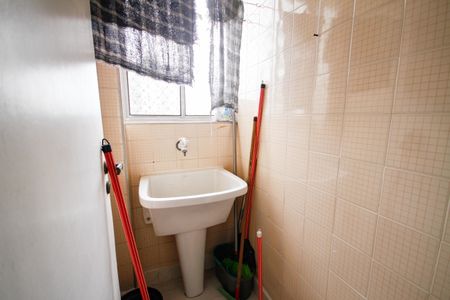 Apartamento para alugar com 70m², 2 quartos e 1 vagaÁrea de Serviço