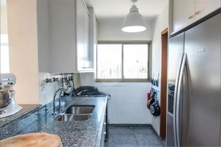 Apartamento à venda com 320m², 4 quartos e 3 vagas Apartamento à venda com 320m², 4 quartos e 3 vagasFoto 16