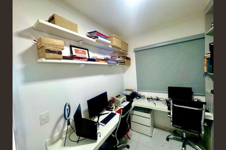 Apartamento à venda com 77m², 3 quartos e 2 vagasQuarto 3