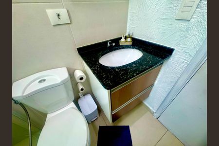 Apartamento à venda com 77m², 3 quartos e 2 vagasBanheiro 1