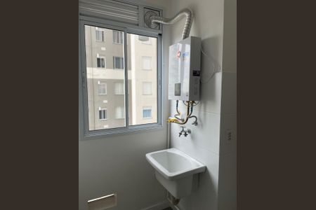 Área de serviço de apartamento para alugar com 2 quartos, 43m² em Jardim Monte Alegre, Taboão da Serra