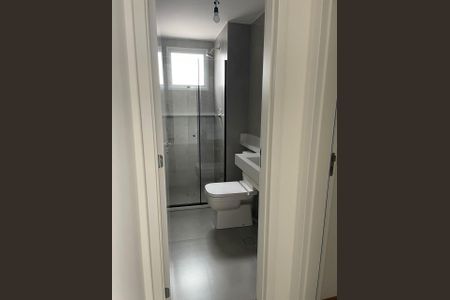 Banheiro de apartamento para alugar com 2 quartos, 43m² em Jardim Monte Alegre, Taboão da Serra
