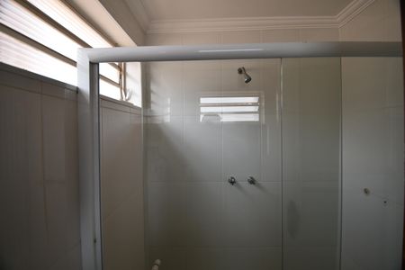 Casa para alugar com 300m², 3 quartos e 6 vagasBanheiro