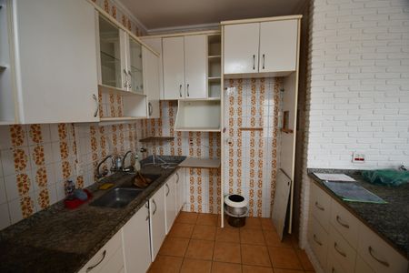 Casa para alugar com 300m², 3 quartos e 6 vagasCozinha