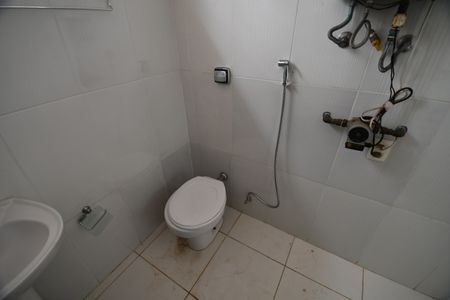 Casa para alugar com 300m², 3 quartos e 6 vagasBanheiro