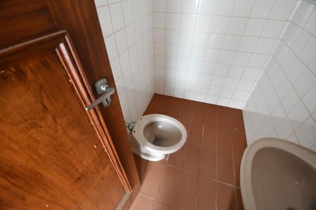 Casa para alugar com 300m², 3 quartos e 6 vagasBanheiro de serviço