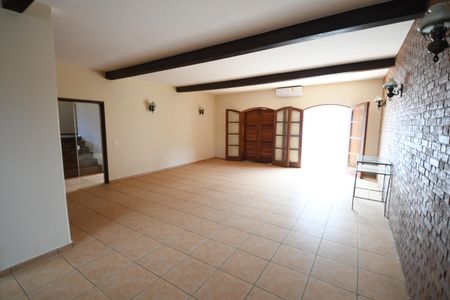 Casa para alugar com 300m², 3 quartos e 6 vagasSala 1