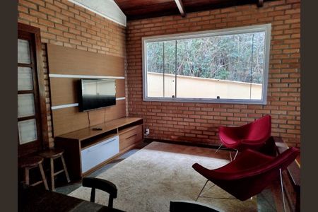 Sala de casa de condomínio à venda com 4 quartos, 400m² em Retiro Do Chale, Brumadinho