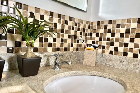 Apartamento à venda com 66m², 3 quartos e 1 vaga Apartamento à venda com 66m², 3 quartos e 1 vagaBanheiro da Suíte