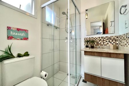 Apartamento à venda com 66m², 3 quartos e 1 vaga Apartamento à venda com 66m², 3 quartos e 1 vagaBanheiro da Suíte