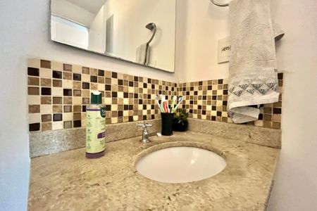 Apartamento à venda com 66m², 3 quartos e 1 vaga Apartamento à venda com 66m², 3 quartos e 1 vagaBanheiro Corredor