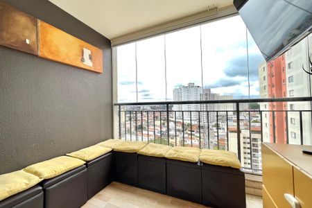 Apartamento à venda com 66m², 3 quartos e 1 vaga Apartamento à venda com 66m², 3 quartos e 1 vagaVaranda