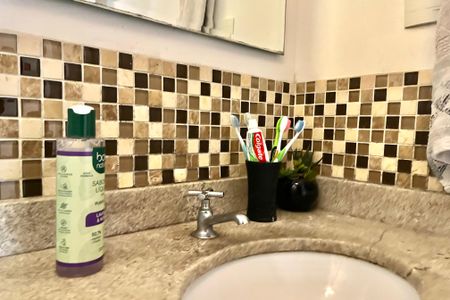 Apartamento à venda com 66m², 3 quartos e 1 vaga Apartamento à venda com 66m², 3 quartos e 1 vagaBanheiro Corredor