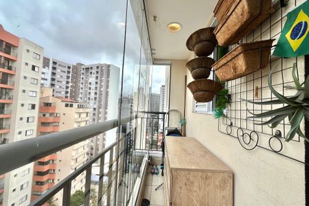 Apartamento à venda com 66m², 3 quartos e 1 vaga Apartamento à venda com 66m², 3 quartos e 1 vagaVaranda