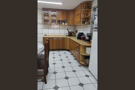 Casa à venda com 3 quartos, 219m² em Cidade das Flores, Osasco