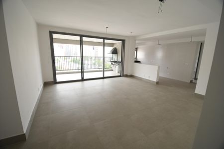 Sala de apartamento à venda com 3 quartos, 139m² em Cambuí, Campinas