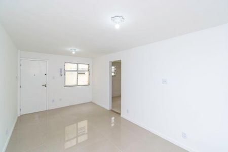Sala de apartamento para alugar com 2 quartos, 50m² em Bonsucesso, Rio de Janeiro