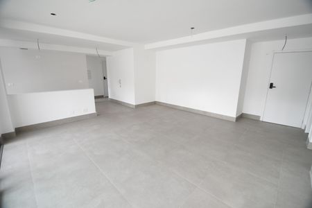 Sala de apartamento à venda com 3 quartos, 139m² em Cambuí, Campinas