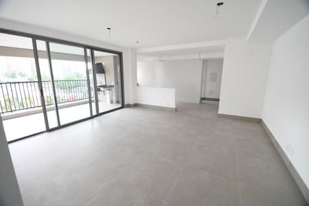 Sala de apartamento à venda com 3 quartos, 139m² em Cambuí, Campinas