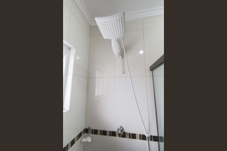 Casa à venda com 100m², 3 quartos e 2 vagasBanheiro