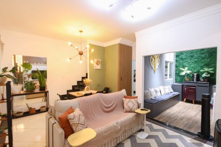 Casa à venda com 100m², 3 quartos e 2 vagasSala