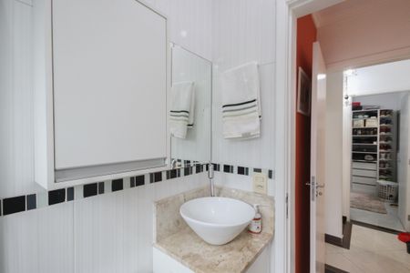 Casa à venda com 100m², 3 quartos e 2 vagasBanheiro da Suíte