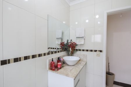 Casa à venda com 100m², 3 quartos e 2 vagasBanheiro