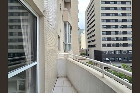 Apartamento para alugar com 47m², 1 quarto e 1 vaga Apartamento para alugar com 47m², 1 quarto e 1 vagaVaranda