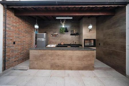 Casa à venda com 174m², 4 quartos e 4 vagas