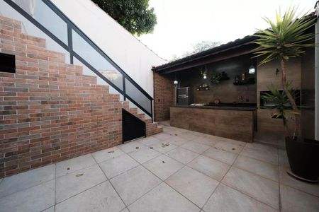 Casa à venda com 174m², 4 quartos e 4 vagas