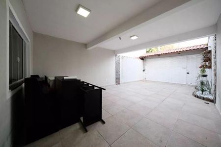 Casa à venda com 174m², 4 quartos e 4 vagas