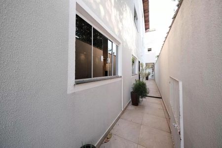 Casa à venda com 174m², 4 quartos e 4 vagas