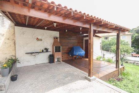 Apartamento à venda com 100m², 3 quartos e 3 vagas Apartamento à venda com 100m², 3 quartos e 3 vagasÁrea comum - Churrasqueira