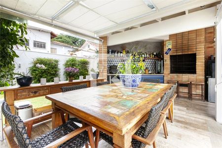 Casa à venda com 4 quartos, 700m² em Santo Amaro, São Paulo