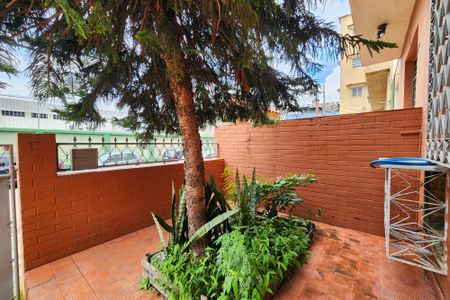 Casa à venda com 60m², 3 quartos e 1 vaga Casa à venda com 60m², 3 quartos e 1 vagaVaranda