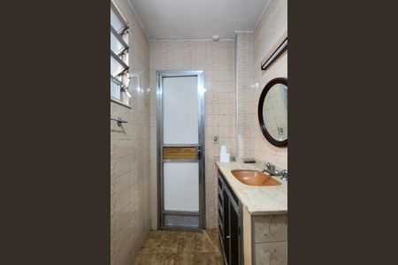 Casa à venda com 60m², 3 quartos e 1 vaga Casa à venda com 60m², 3 quartos e 1 vagaBanheiro