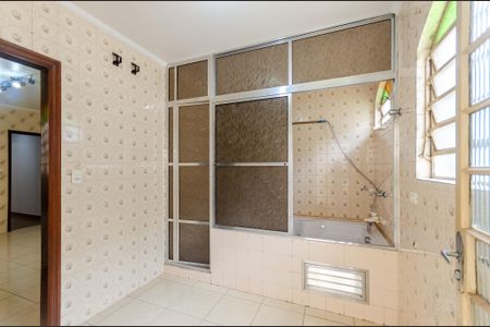 Casa para alugar com 247m², 4 quartos e 2 vagasBanheiro 2