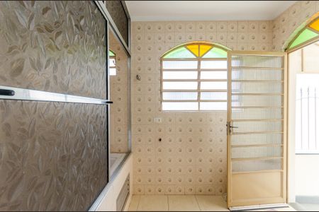 Casa para alugar com 247m², 4 quartos e 2 vagasBanheiro 2