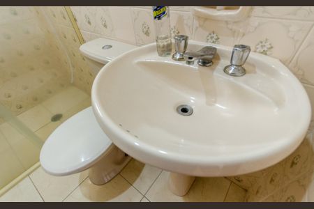 Casa para alugar com 247m², 4 quartos e 2 vagasBanheiro