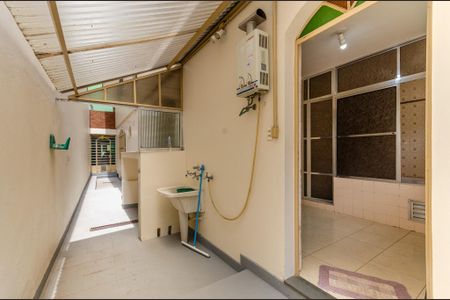 Casa para alugar com 247m², 4 quartos e 2 vagasÁrea de Serviço