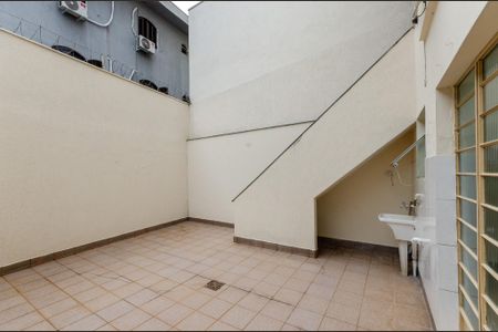 Casa para alugar com 247m², 4 quartos e 2 vagasQuintal