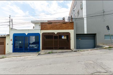 Casa para alugar com 247m², 4 quartos e 2 vagasFachada