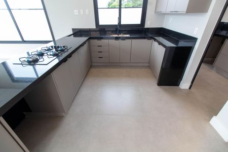 Casa de condomínio à venda com 342m², 4 quartos e 4 vagasCozinha